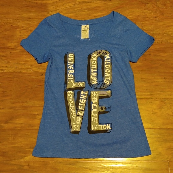 Creative Apparel Tops - UK Wildcats fan tee